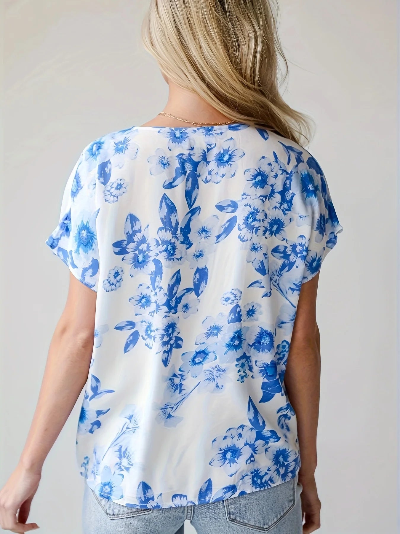 Women's Elegant Summer Floral Print V-Neck Fashion Shirt, Suitable for Daily Work, Shopping, and Party Wear