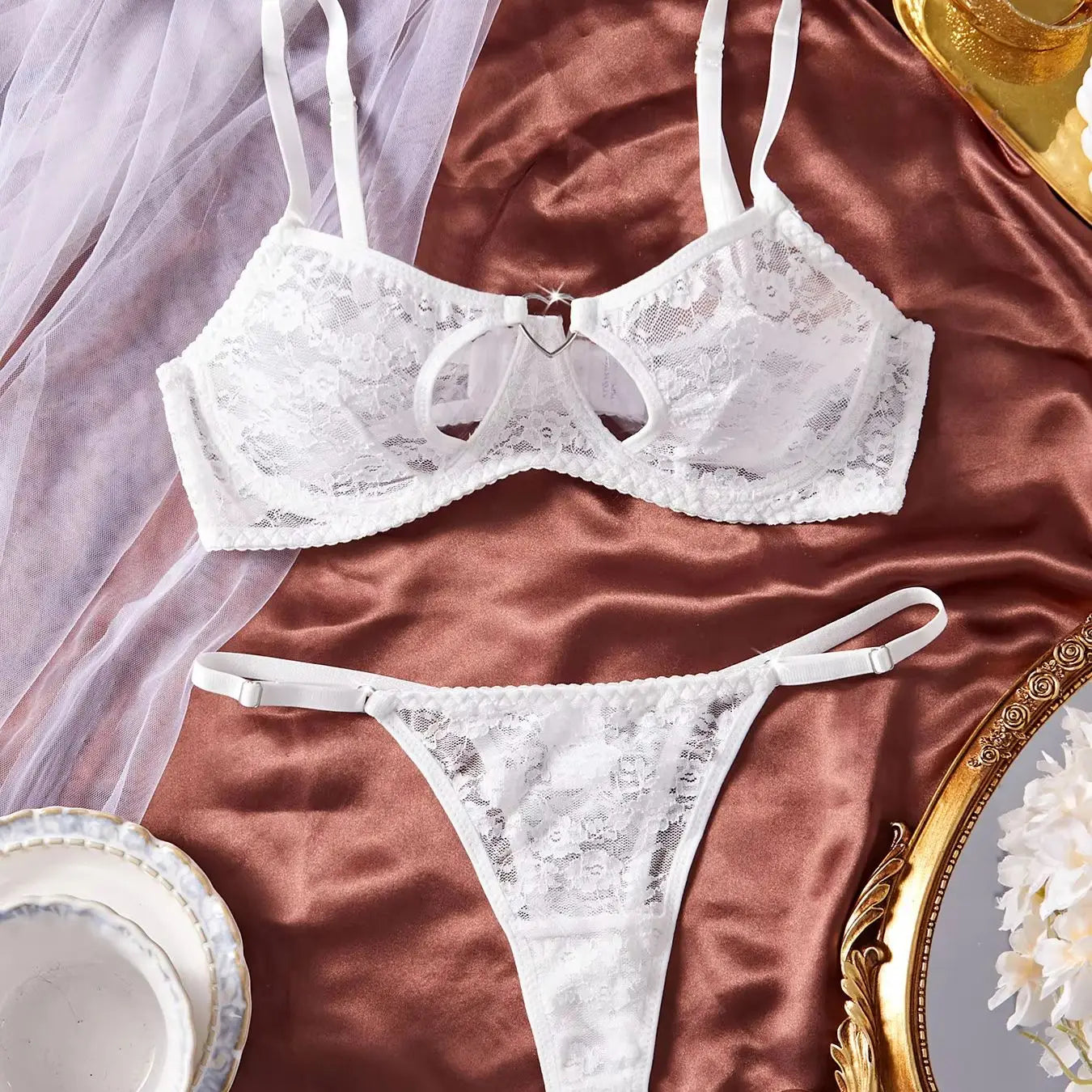 Elegant Design Bra And Panties Set with Unique Heart Buckle Transparent See Through Fashion Underwear Suitable for All Occasions